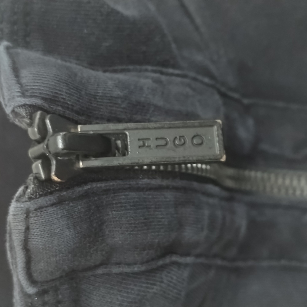 Hugo Boss Zip Up Black Sweater - Picture 3 of 12